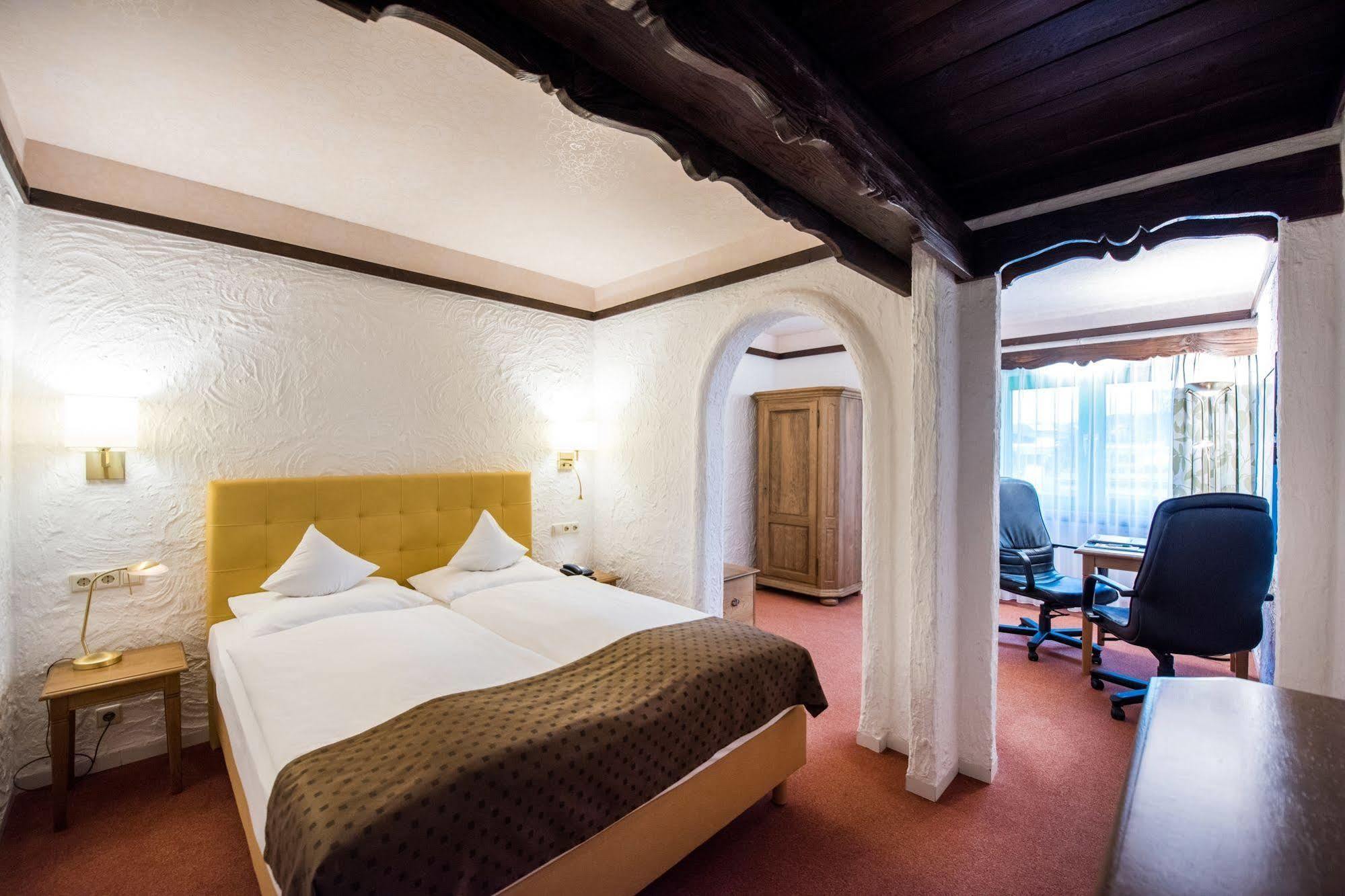 Contel Hotel 4*